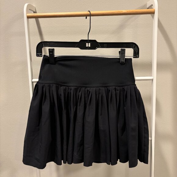 Alo Yoga Pleated Tennis Skirt - Picture 2 of 3